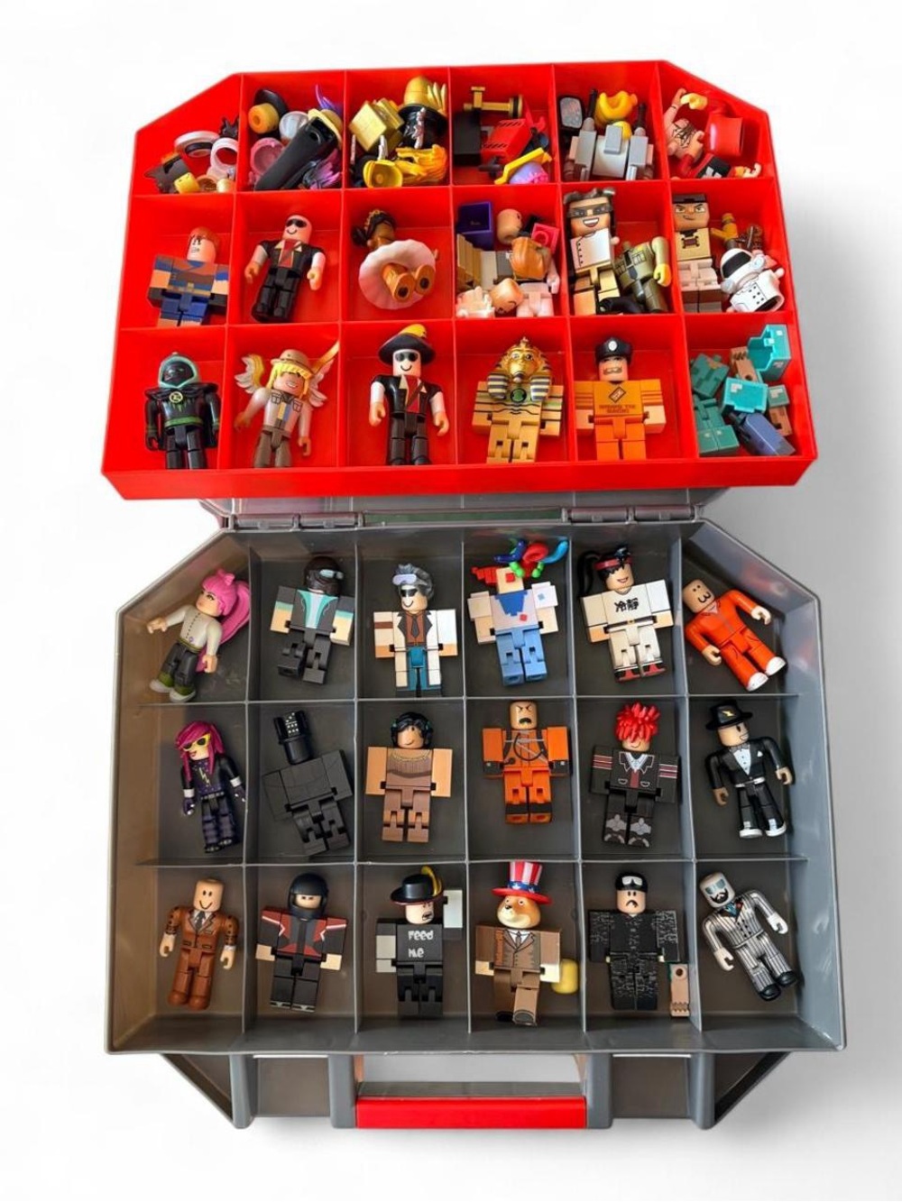 Roblox Mixed Mini Figure Lot – 30+ Pieces
